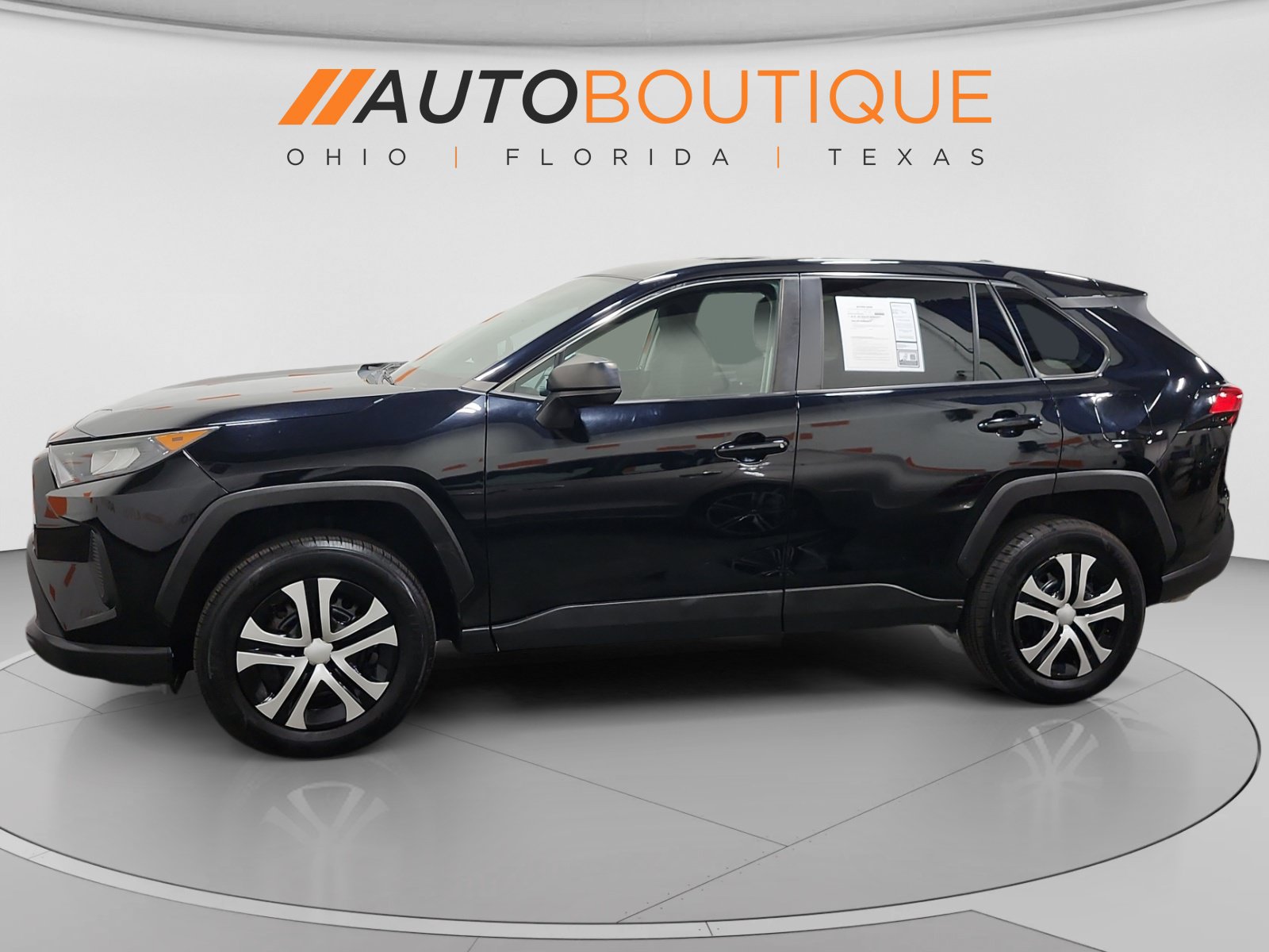 Used 2022 Toyota RAV4 LE AWD/4WD image 2