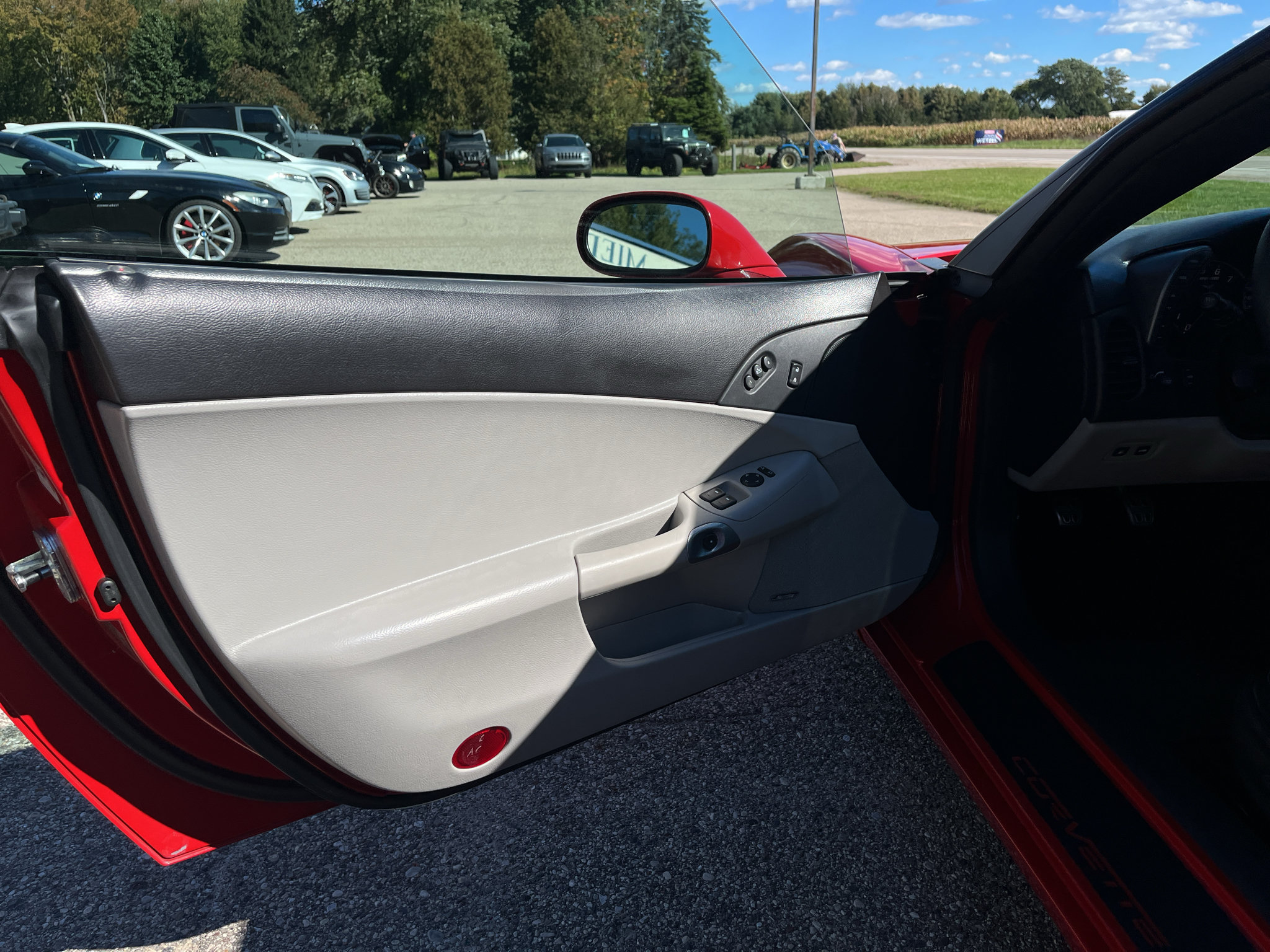 Used 2007 Chevrolet Corvette Convertible w/ Preferred Equipment Group RWD image 10