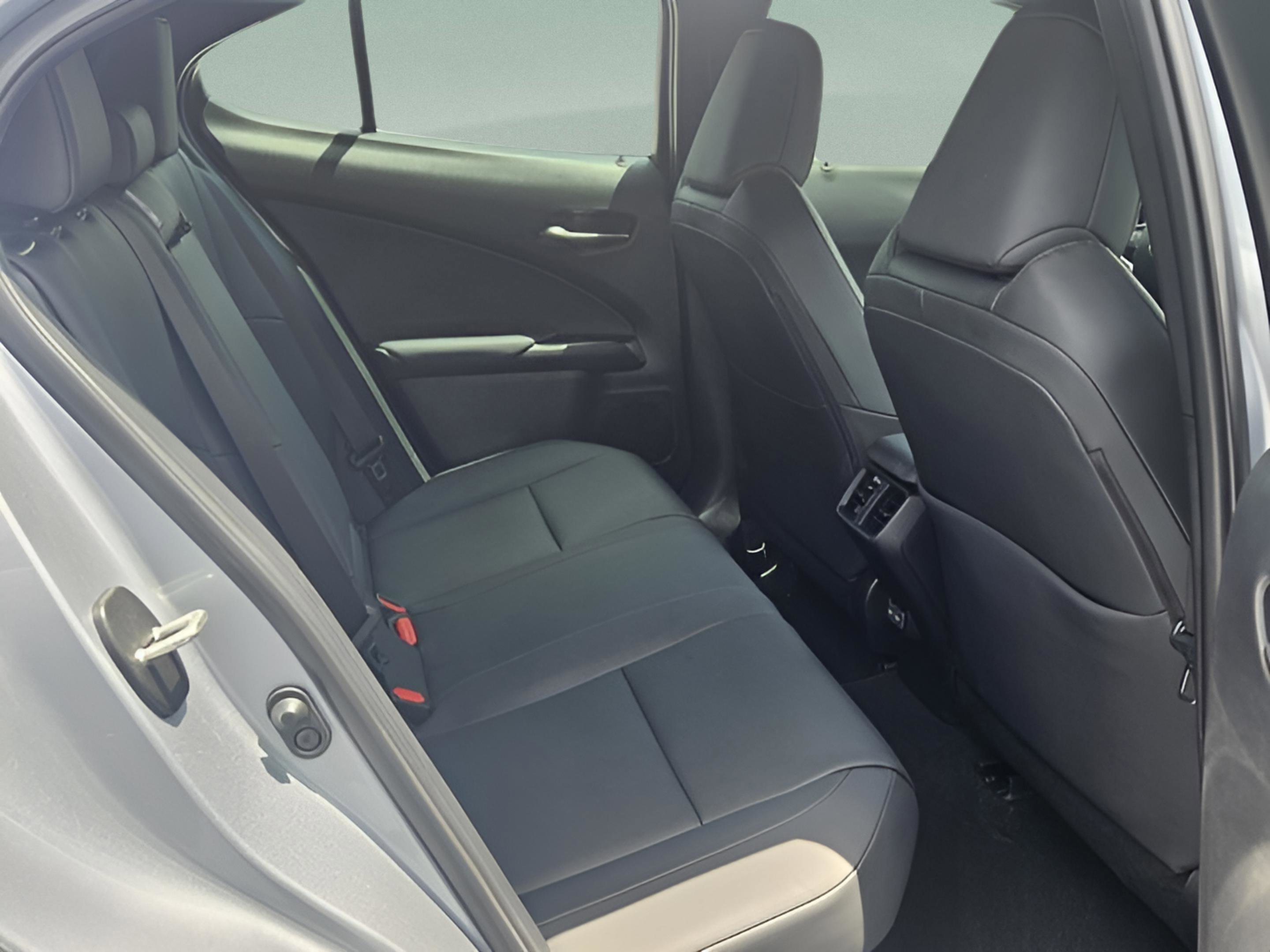 Used 2024 Lexus UX 250h F Sport FWD image 14