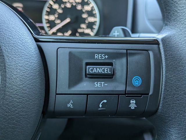 Used 2023 Nissan Rogue SV image 27