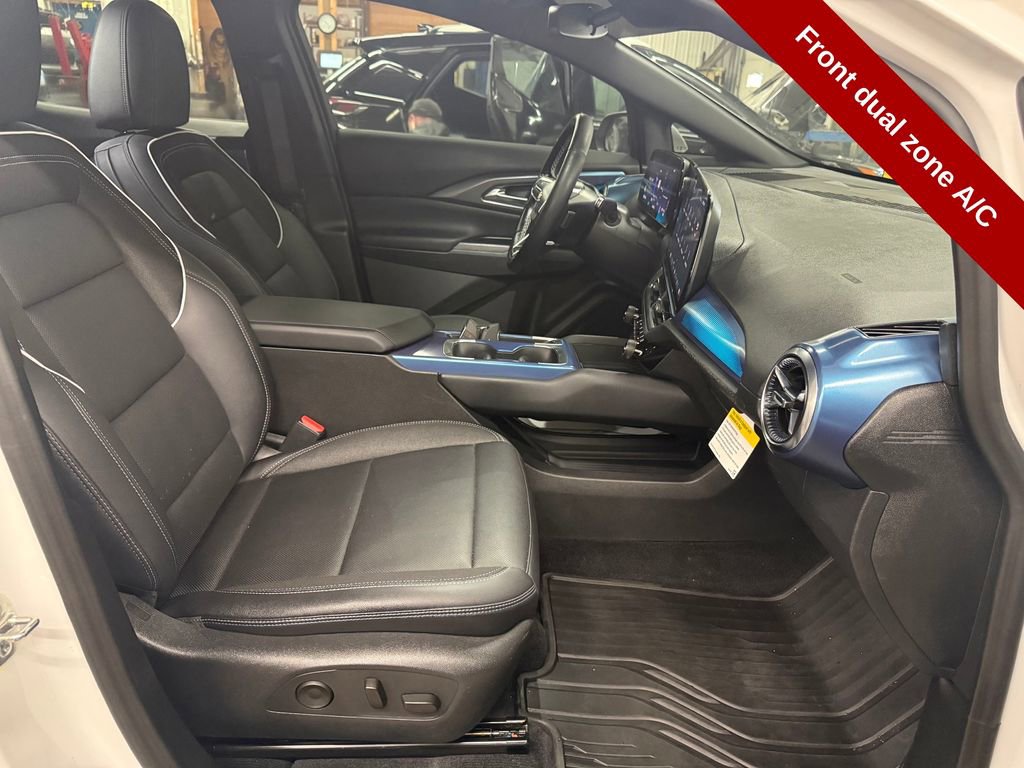 Used 2024 Chevrolet Equinox EV LT image 46