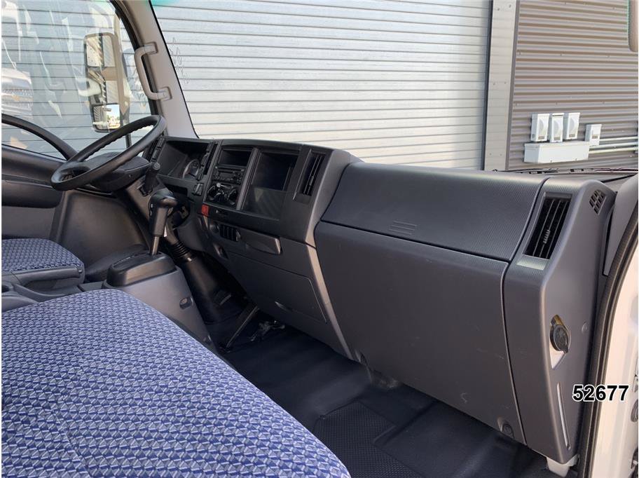 Used 2023 Isuzu NPR RWD image 29