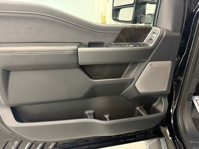New 2026 Ford F250 Lariat w/ Black Appearance Package image 13