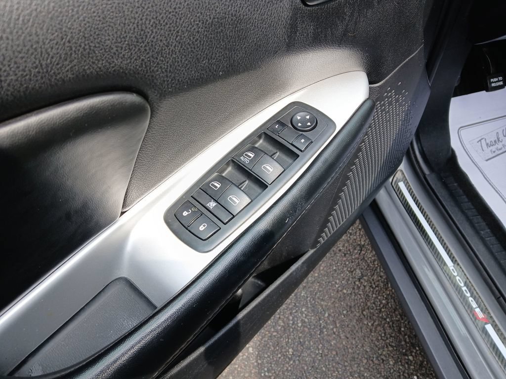 Used 2019 Dodge Journey SE FWD image 12