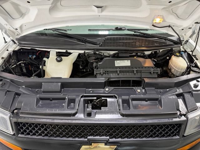 Used 2018 Chevrolet Express 2500 w/ Driver Convenience Package RWD image 23