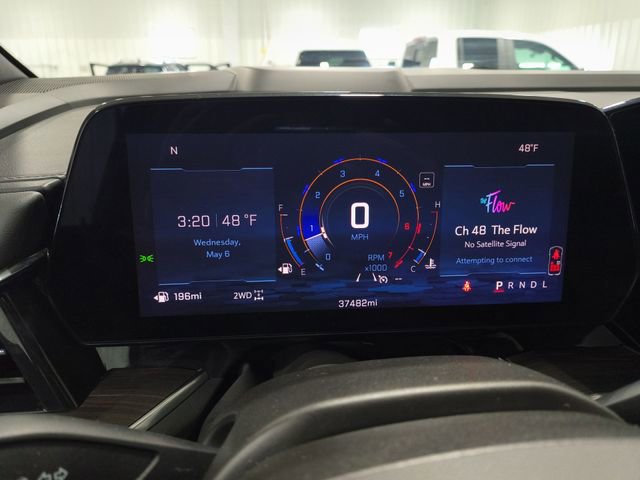 Used 2025 Chevrolet Suburban Z71 AWD/4WD image 12