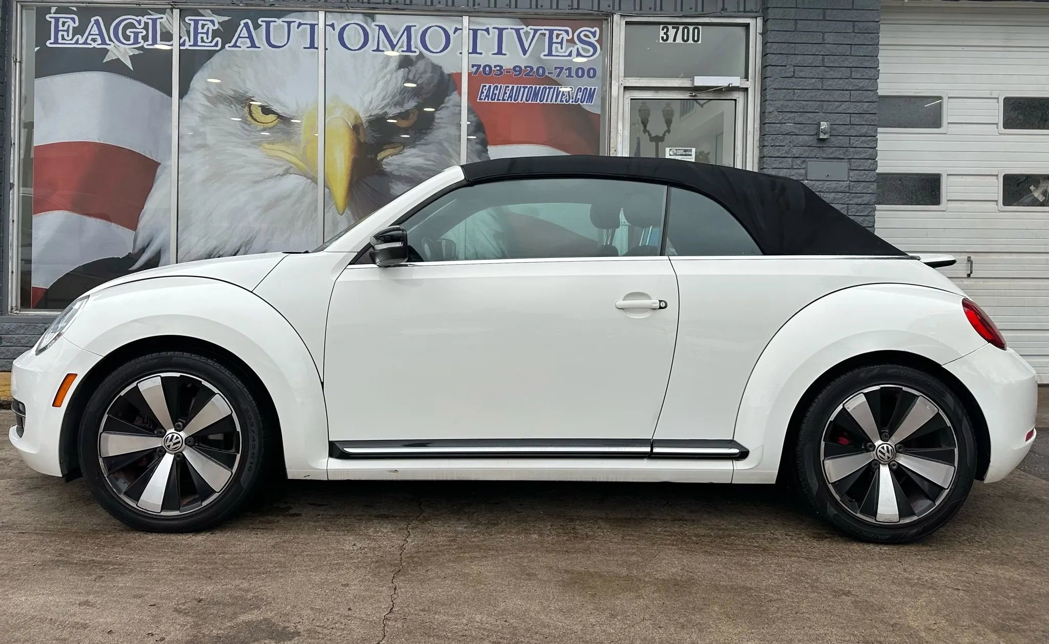 Used 2013 Volkswagen Beetle 2.0T image 6