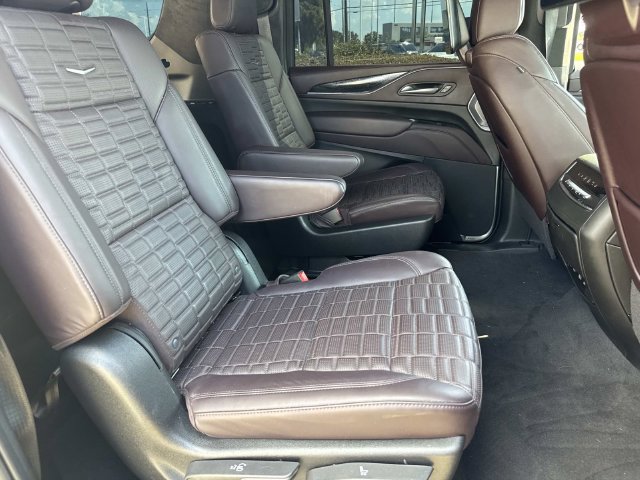 Certified 2024 Cadillac Escalade ESV Sport Platinum w/ LPO, ONYX Package AWD/4WD image 11