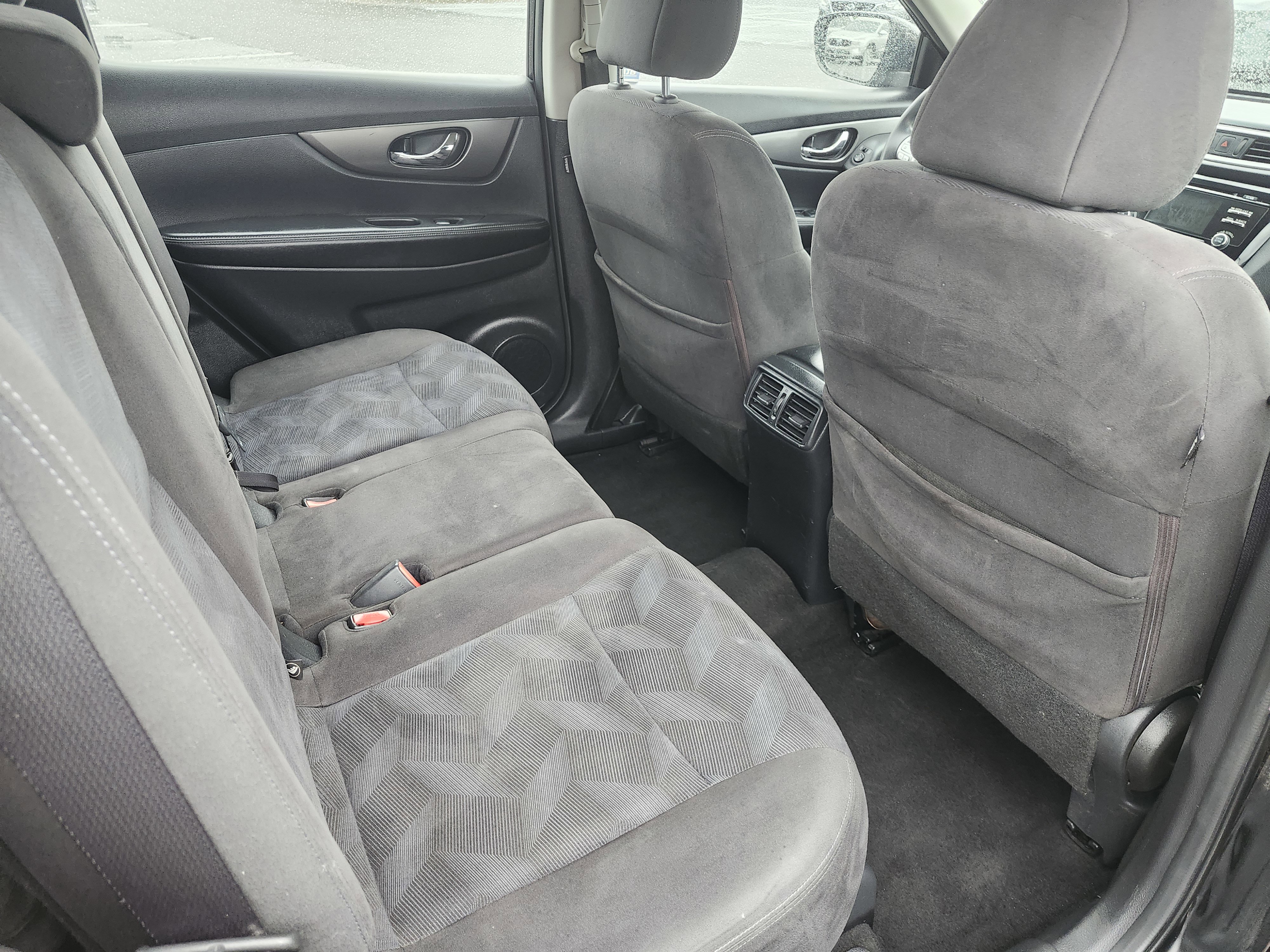 Used 2015 Nissan Rogue S AWD/4WD image 19