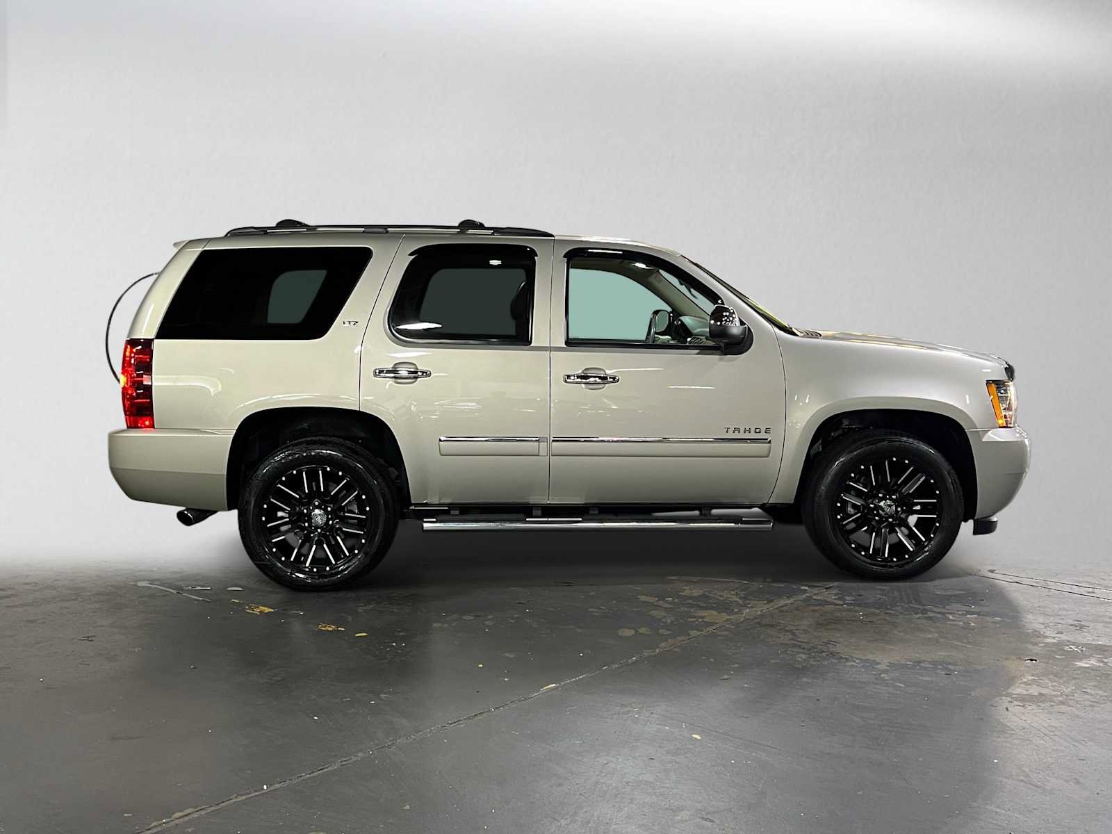 Used 2014 Chevrolet Tahoe LTZ AWD/4WD image 2