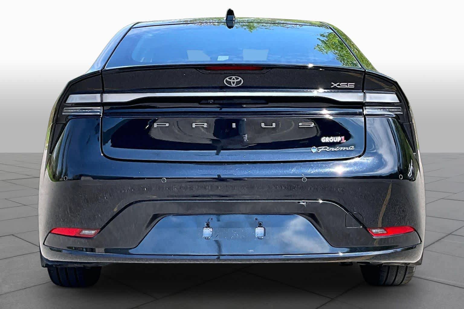 Used 2023 Toyota Prius Prime Premium FWD image 5
