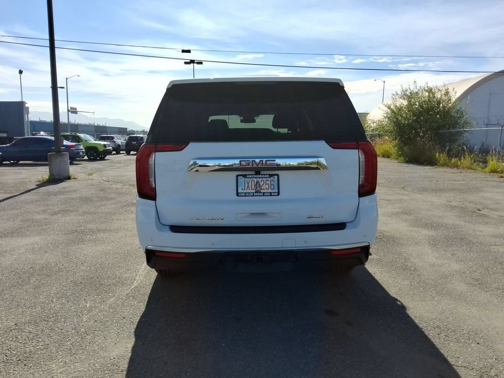 Used 2023 GMC Yukon XL SLT AWD/4WD image 7