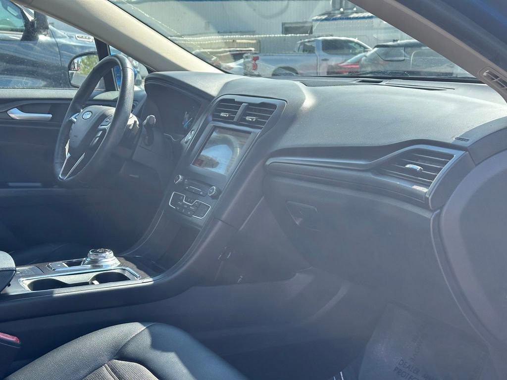 Used 2018 Ford Fusion SE w/ Equipment Group 201A FWD image 19