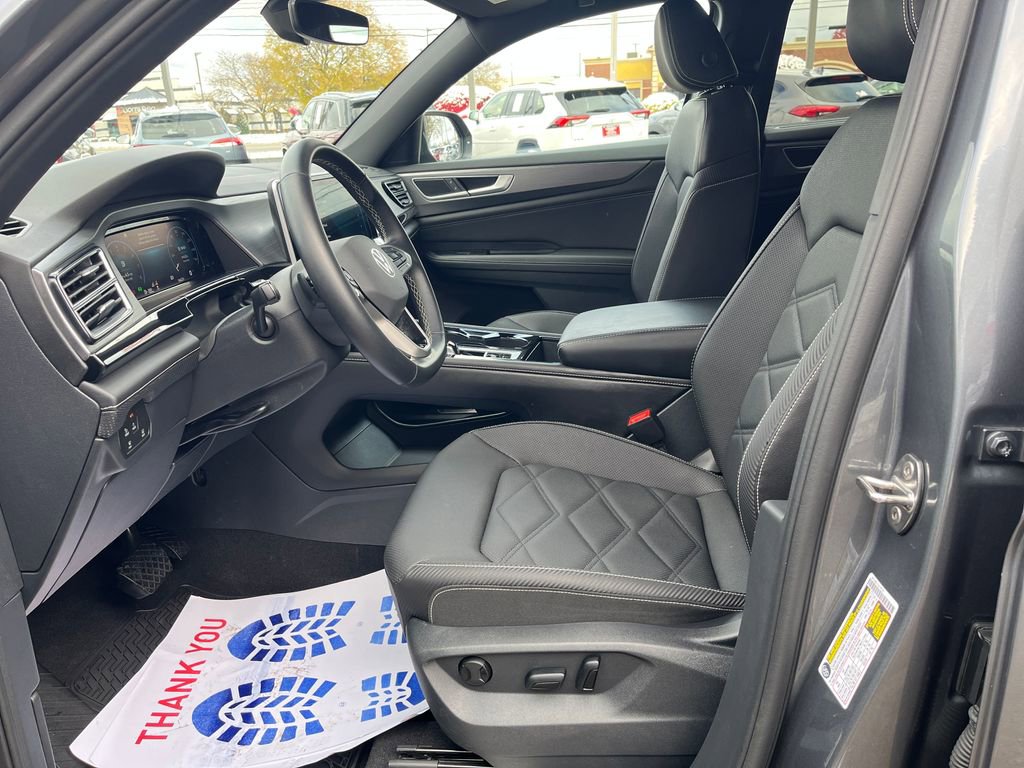 Used 2025 Volkswagen Atlas Cross Sport SE image 10