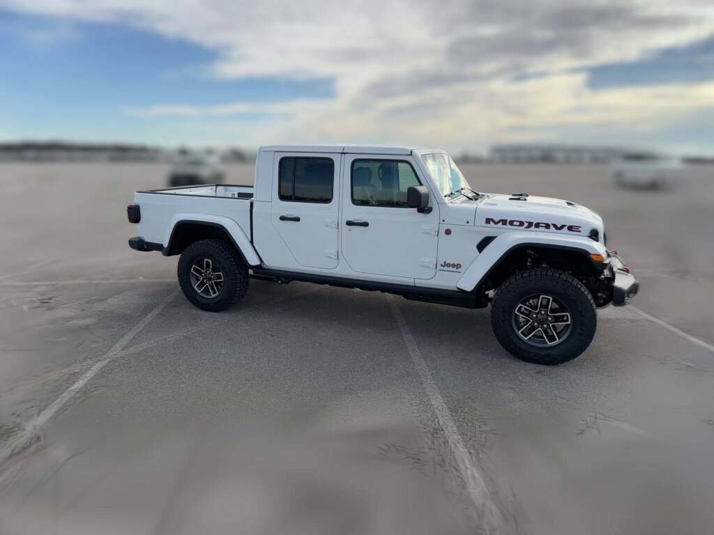 New 2026 Jeep Gladiator Mojave image 15