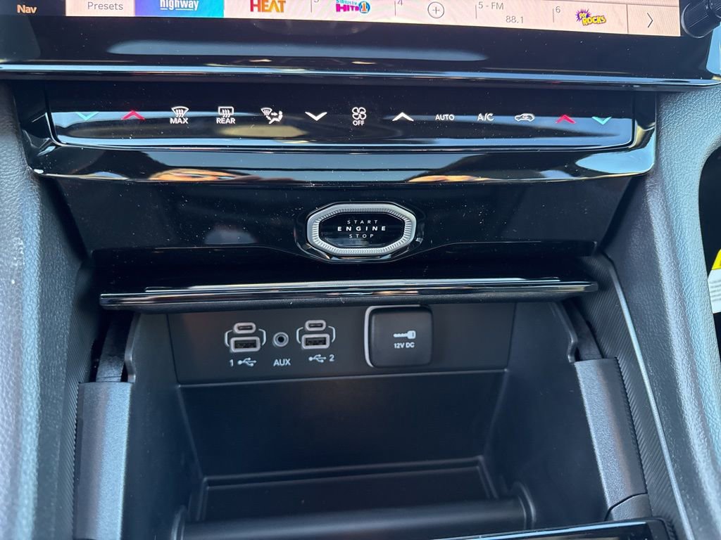 New 2026 Jeep Grand Cherokee Limited AWD/4WD image 15