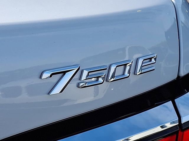 New 2026 BMW 750e xDrive w/ Executive Package image 21
