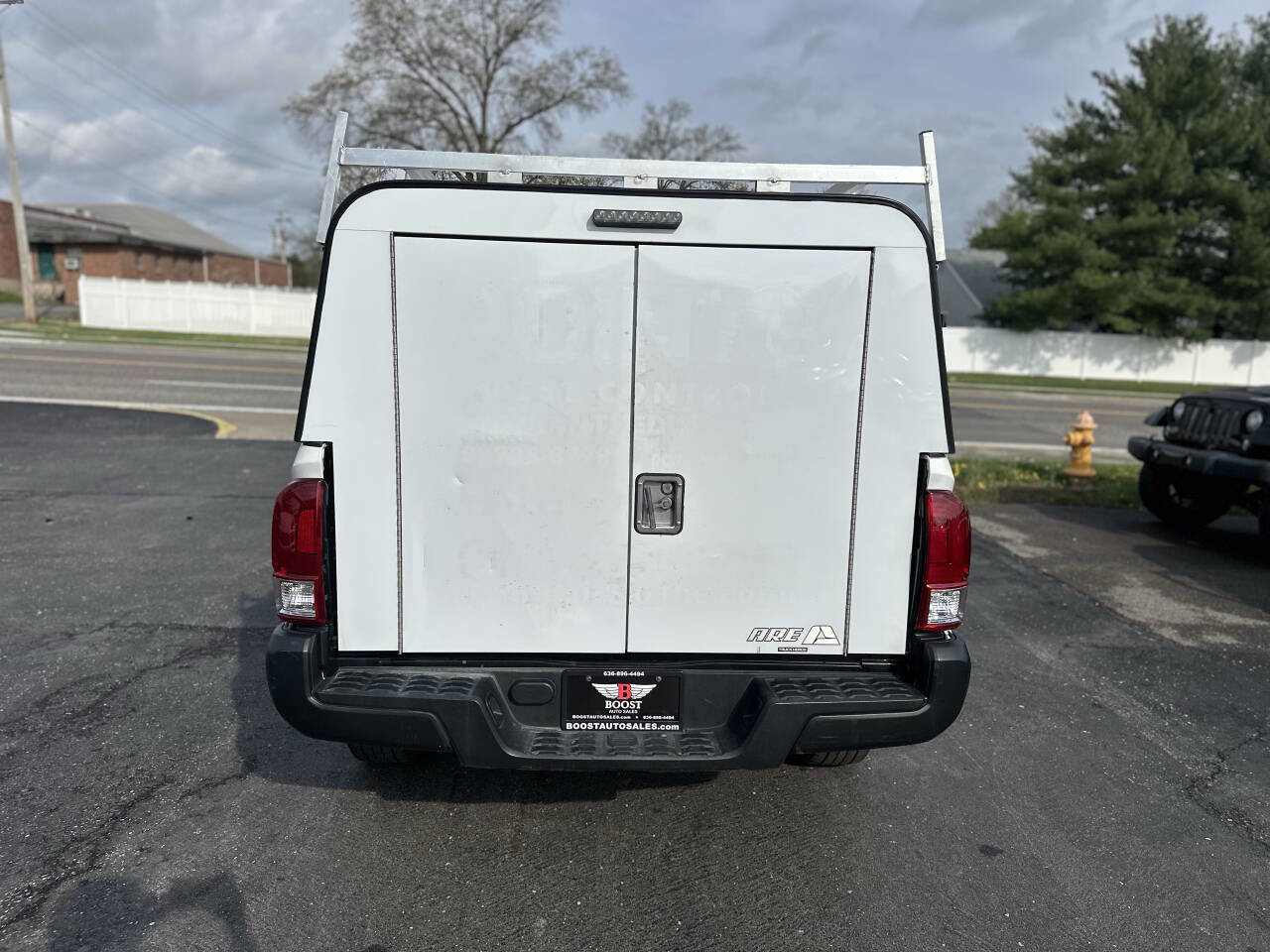 Used 2016 Toyota Tacoma SR RWD image 8