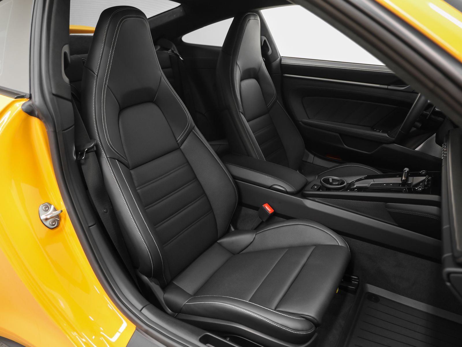 Certified 2025 Porsche 911 Carrera GTS image 39