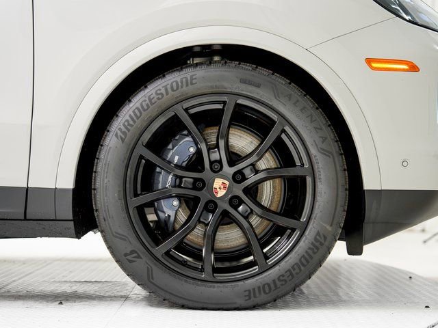 New 2026 Porsche Cayenne image 28