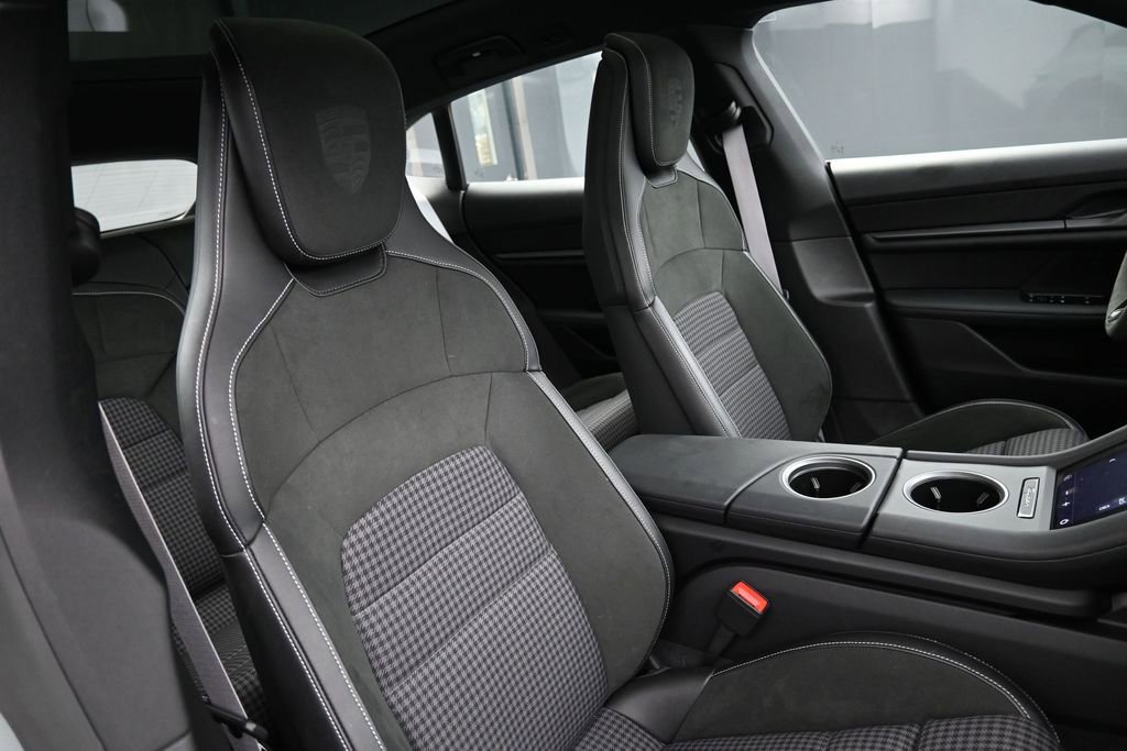 Certified 2025 Porsche Taycan 4S AWD/4WD image 29