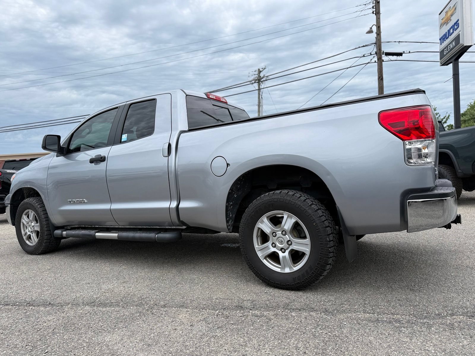 Used 2012 Toyota Tundra 4x4 Double Cab w/ Tow Pkg image 5