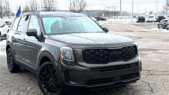 Used 2022 Kia Telluride EX w/ EX Premium Package image 2