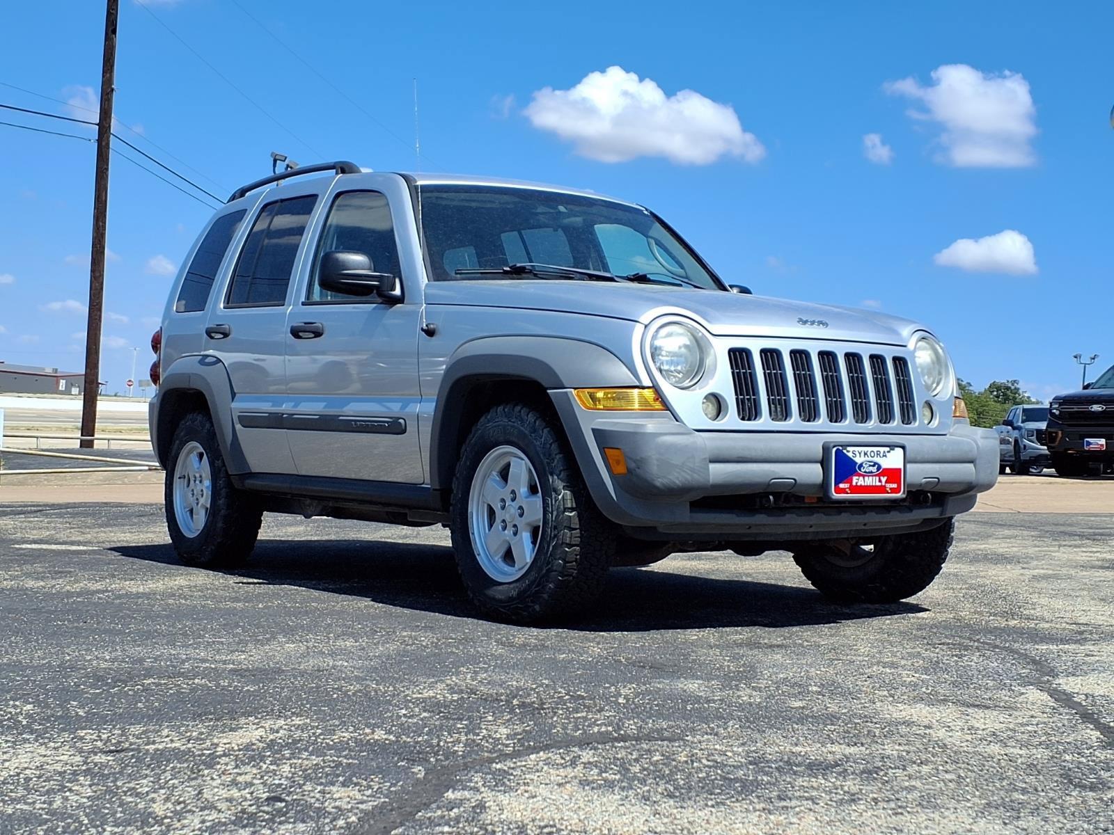 Used 2005 Jeep Liberty Sport AWD/4WD image 3
