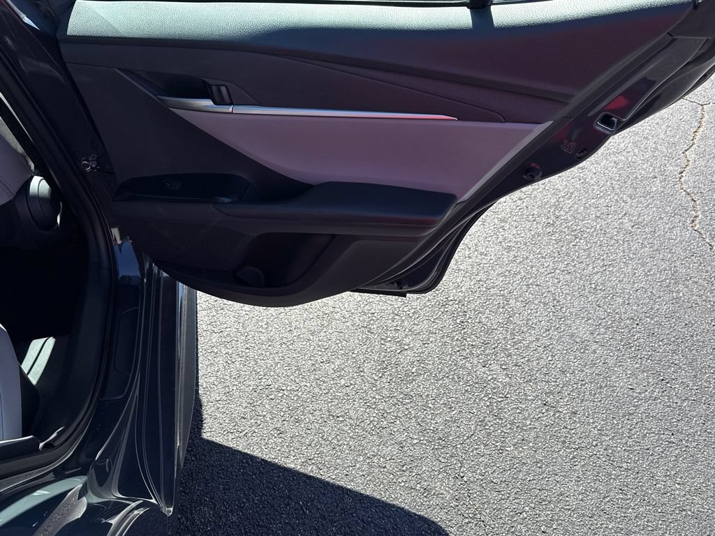 Used 2025 Toyota Camry SE AWD/4WD image 16