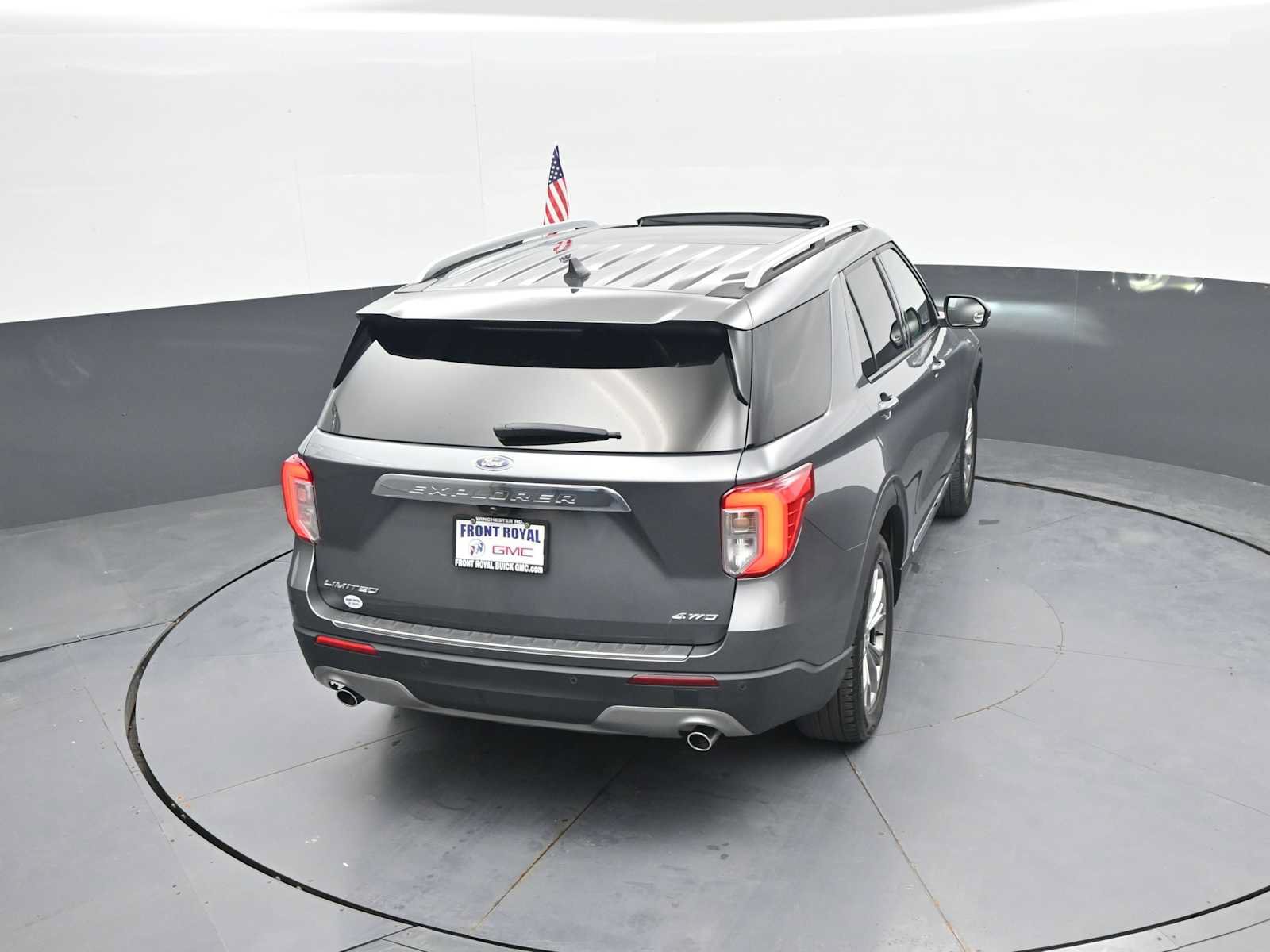 Used 2021 Ford Explorer Limited w/ Equipment Group 301A AWD/4WD image 39