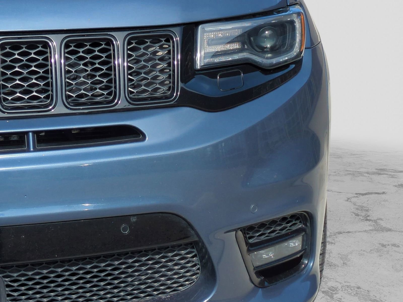 Used 2021 Jeep Grand Cherokee SRT image 13