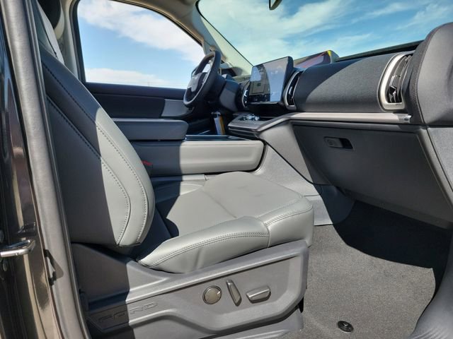 New 2026 Ford Expedition Active image 17