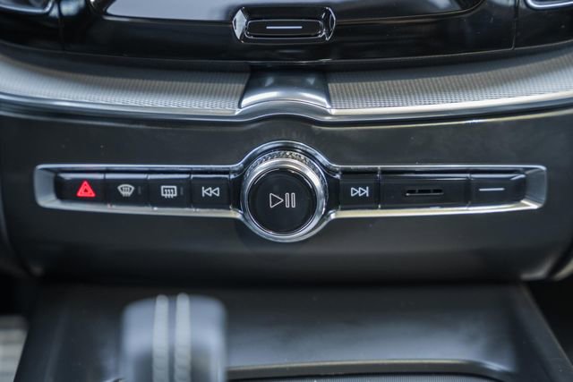 Certified 2022 Volvo XC60 T8 R-Design w/ Advanced Package image 23