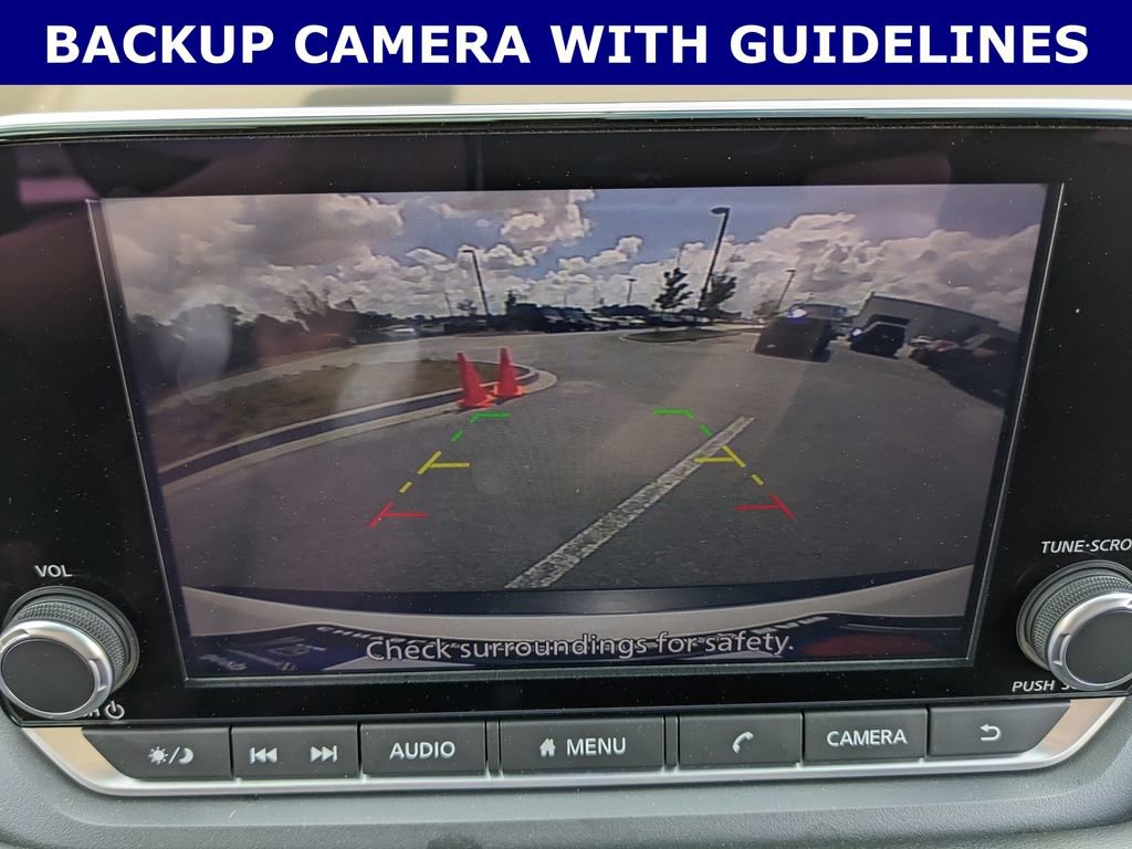 Used 2023 Nissan Rogue S video 2