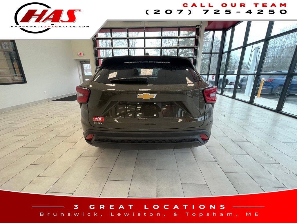 Used 2024 Chevrolet Trax LS FWD image 5