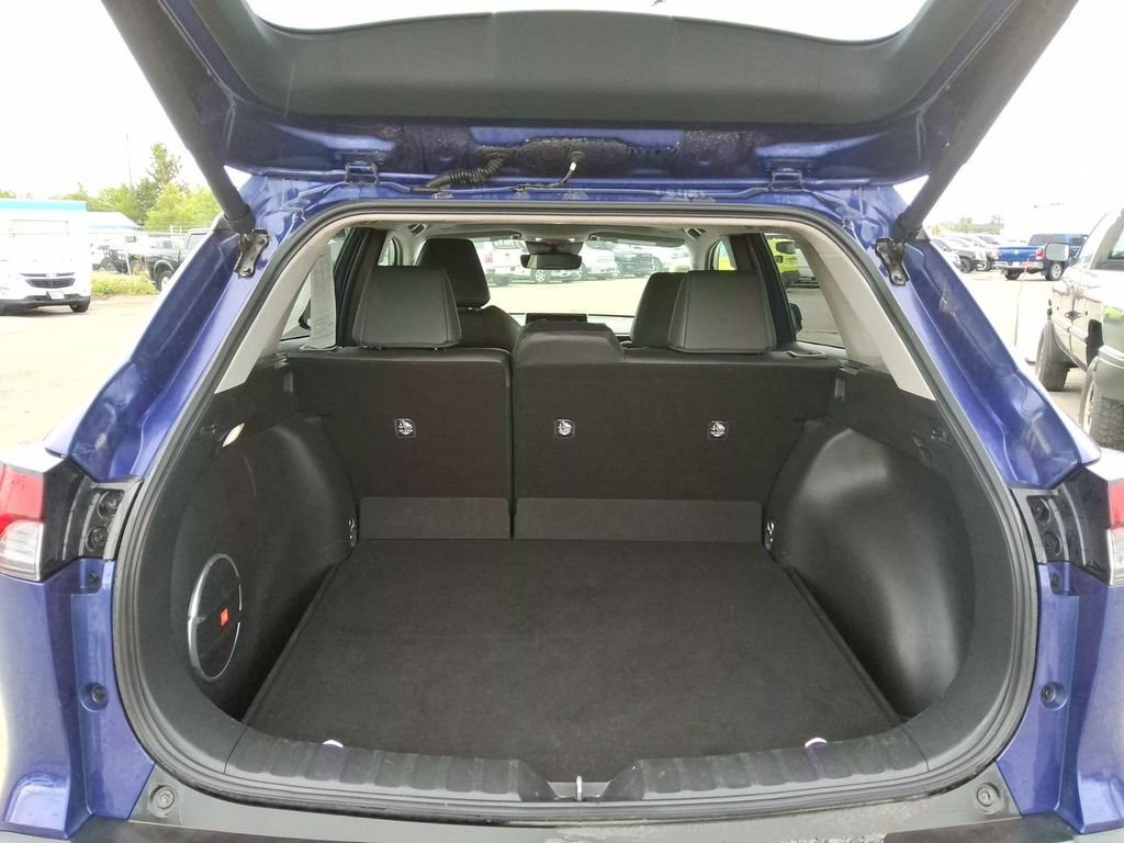 Used 2023 Toyota Corolla Cross XLE w/ Convenience Package AWD/4WD image 11