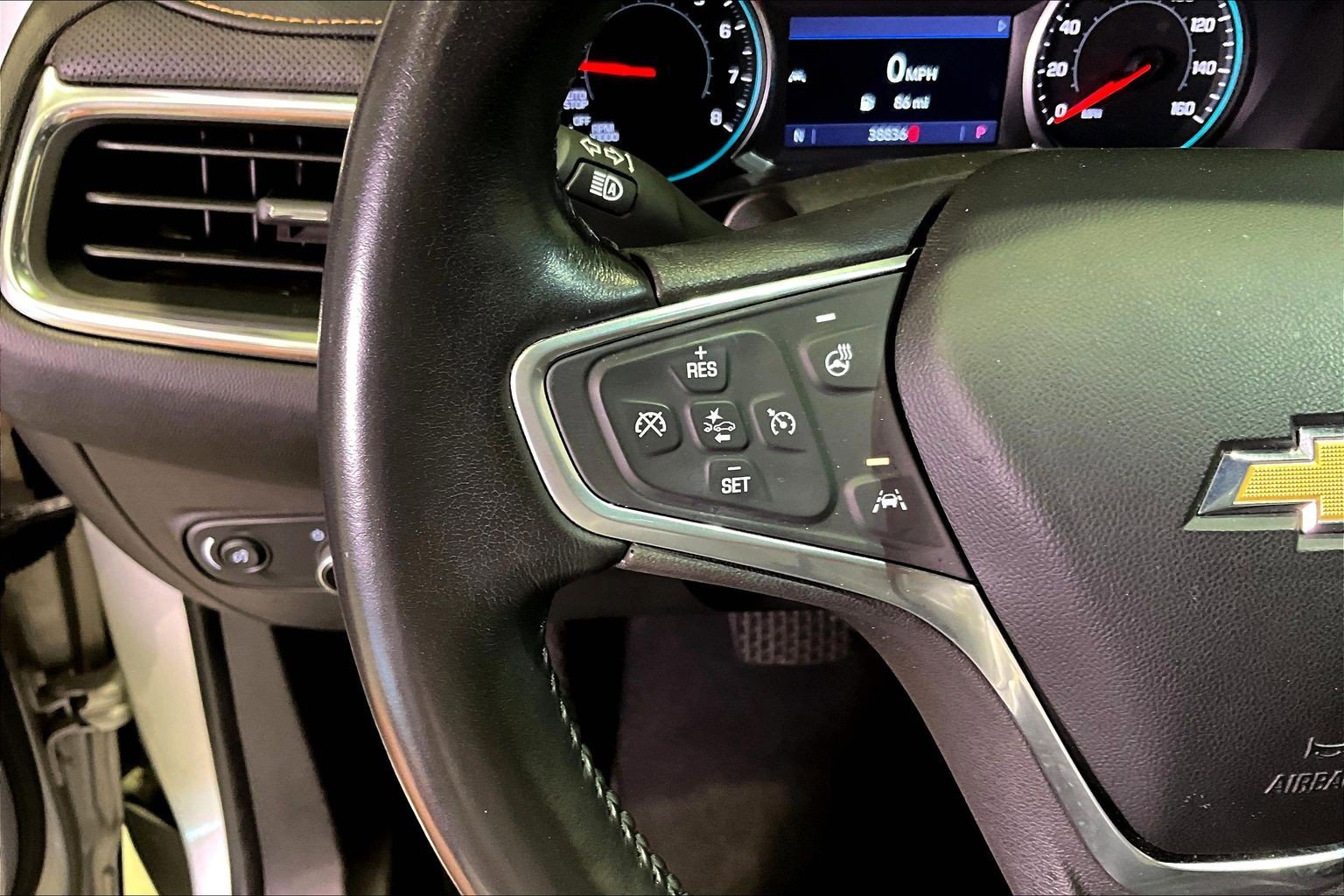 Used 2022 Chevrolet Equinox Premier image 11