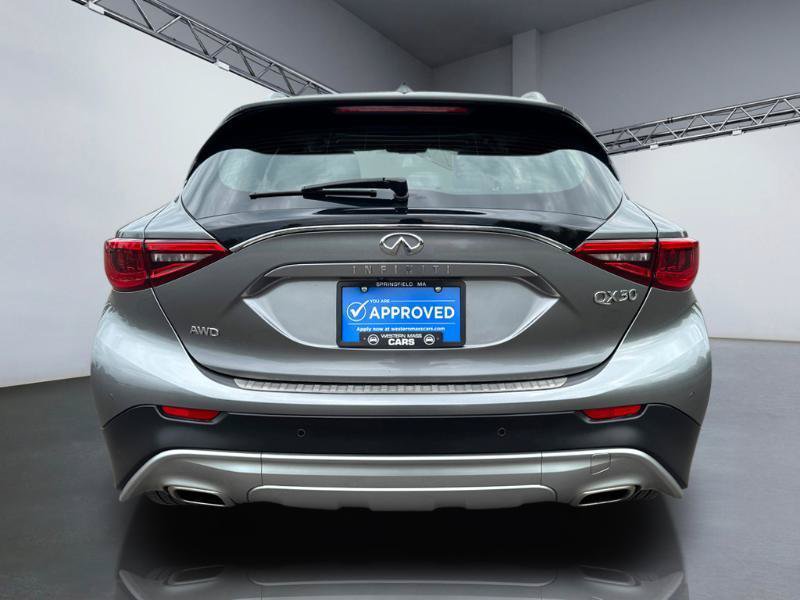Used 2018 INFINITI QX30 Premium w/ Navigation Package AWD/4WD image 6