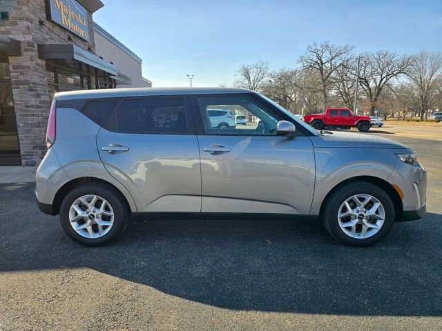 Used 2024 Kia Soul LX w/ Option Group 015 image 8