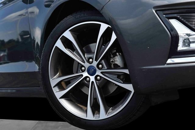 Used 2019 Ford Fusion Titanium FWD image 3