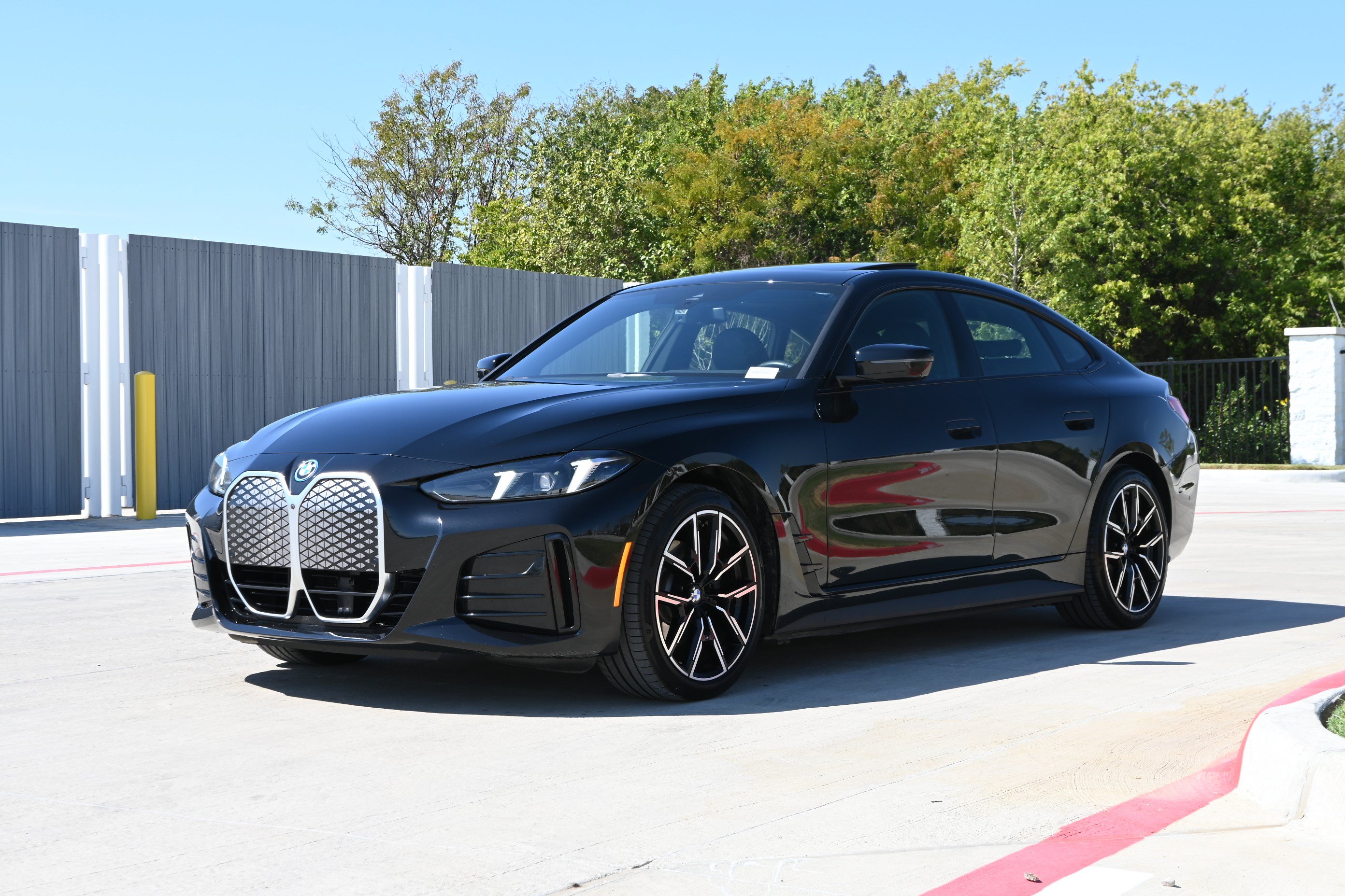 Certified 2025 BMW i4 eDrive40 RWD image 5