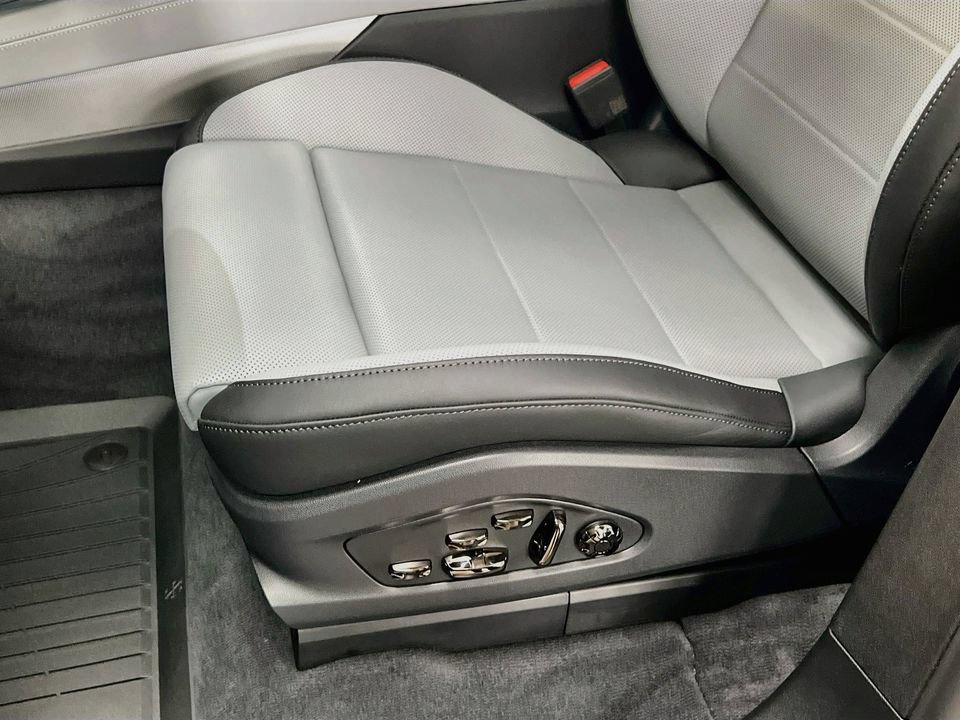 New 2026 Porsche Cayenne Electric AWD/4WD image 22