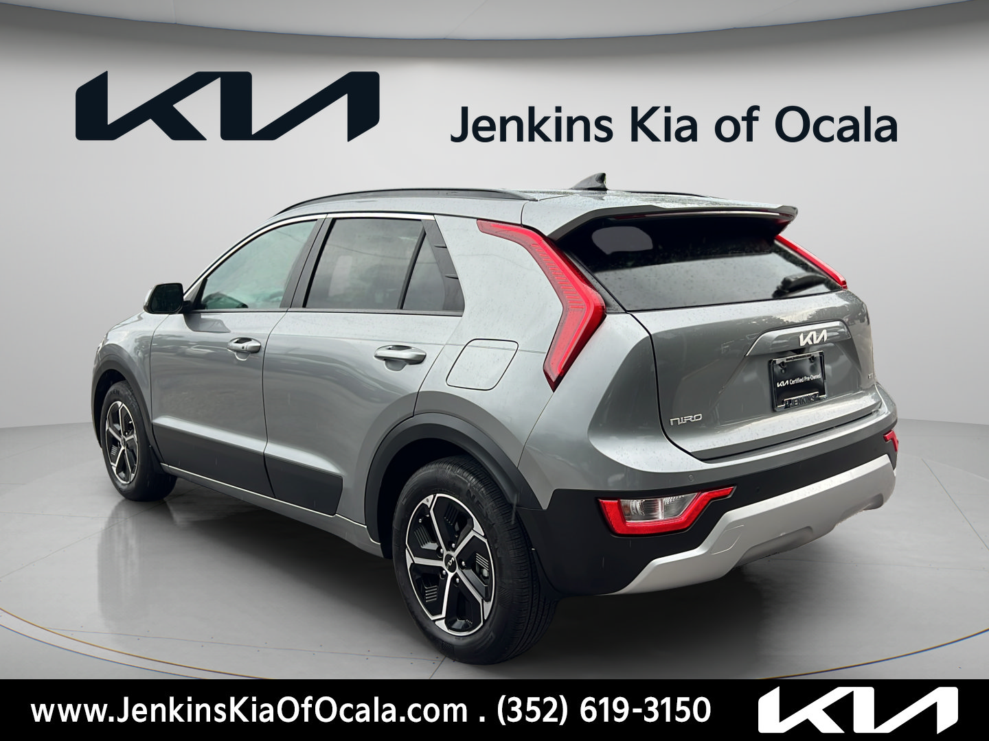 Used 2024 Kia Niro EX FWD image 5