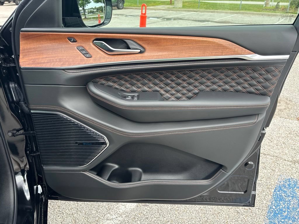 New 2027 Jeep Grand Cherokee Summit AWD/4WD image 28