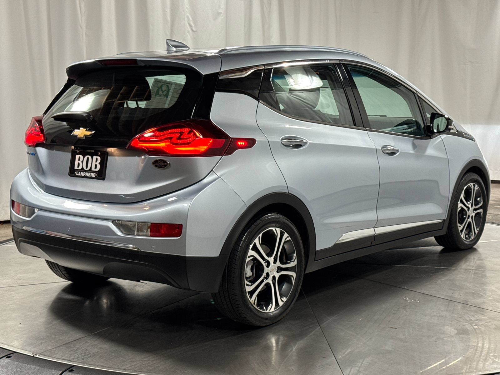 Used 2018 Chevrolet Bolt Premier w/ Driver Confidence II Package FWD image 10
