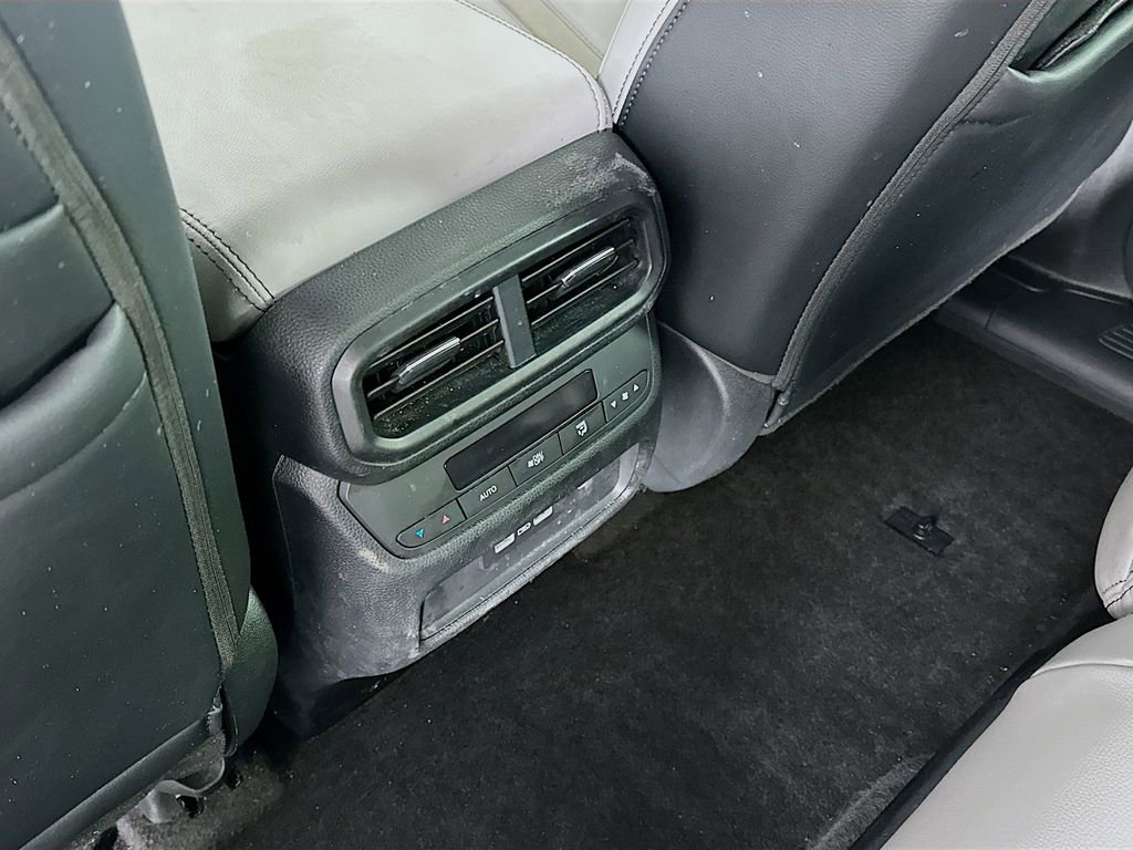 Used 2023 Honda Pilot Touring image 35