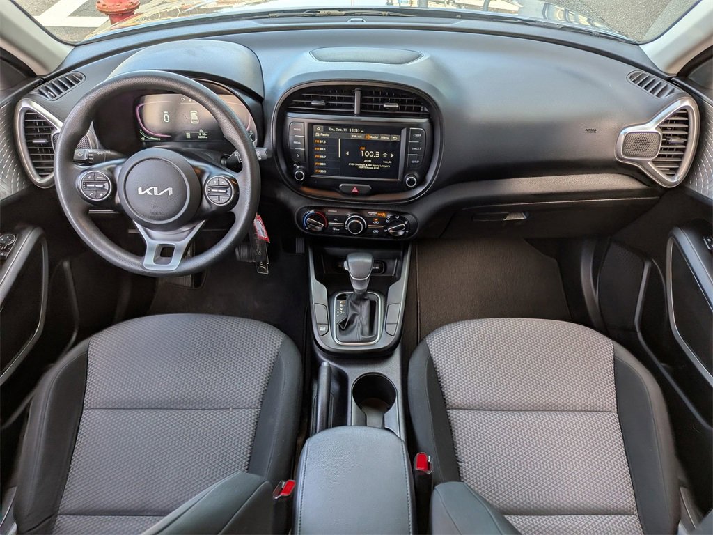 Used 2023 Kia Soul LX image 19