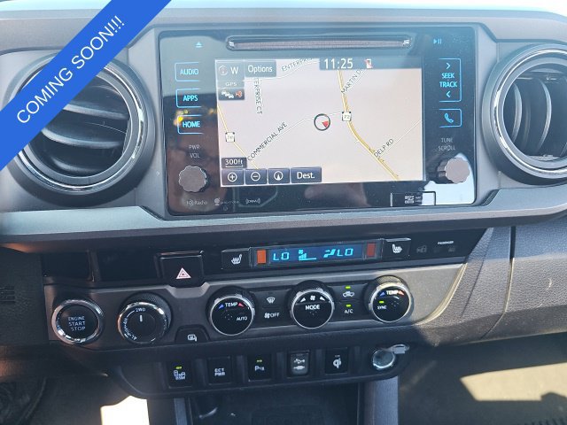 Used 2017 Toyota Tacoma TRD Off-Road w/ Premium & Technology Package AWD/4WD image 12
