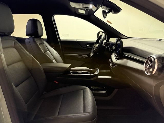 Used 2025 Chevrolet Equinox LT w/ Convenience Package II FWD image 28