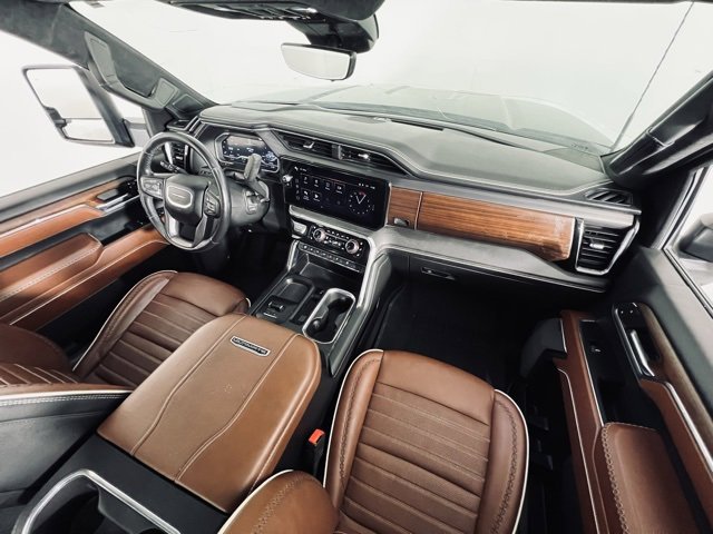 Used 2024 GMC Sierra 3500 Denali Ultimate image 16